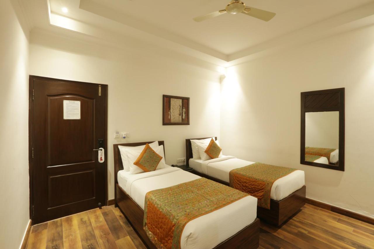 Airport Hotel Le Seasons Neu-Delhi Exterior foto
