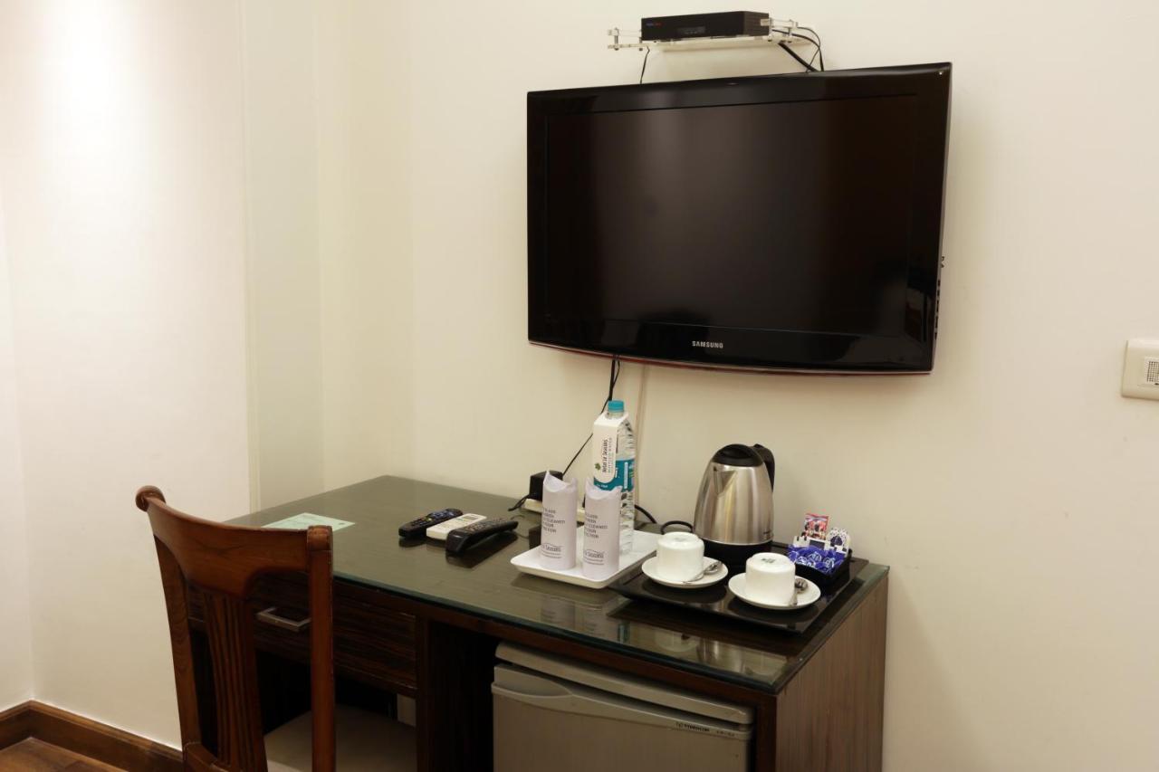 Airport Hotel Le Seasons Neu-Delhi Exterior foto