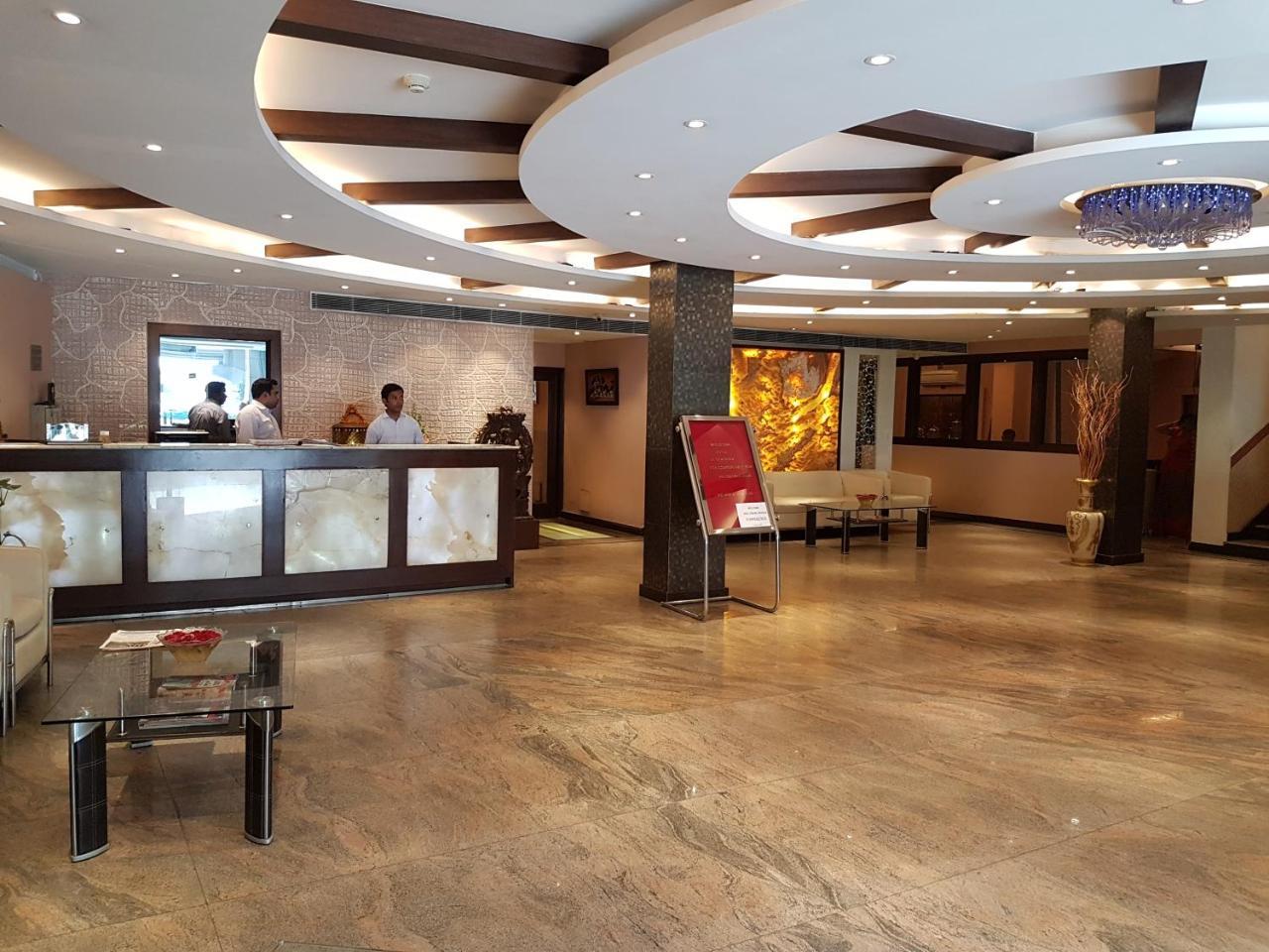 Airport Hotel Le Seasons Neu-Delhi Exterior foto